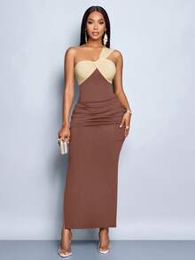 SOLERSUN 四季女装婚礼聚会派对优雅黑杏色拼接不对称单肩无袖聚拢侧开衩针织超长连衣裙 - 棕色 - 查看 4