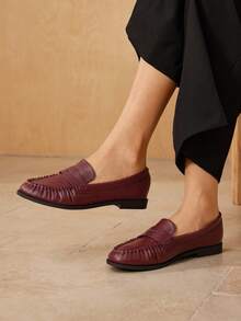 MOTF 女士 PU 皮革乐福鞋，复古英伦风格，时尚优雅，舒适一脚蹬平底鞋 - 酒紅色 - 查看 2
