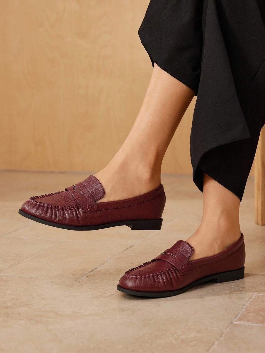 MOTF 女士 PU 皮革乐福鞋，复古英伦风格，时尚优雅，舒适一脚蹬平底鞋 - 酒紅色 - 查看 2