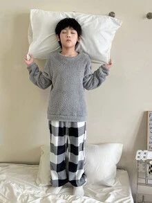 SHEIN 2pcs Tween Boy Casual Crew Neck Long Sleeve Top And Plaid Soft Fleece Pajama Pants Set, Comfortable Homewear Sleepwear, Autumn/Winter Fall
