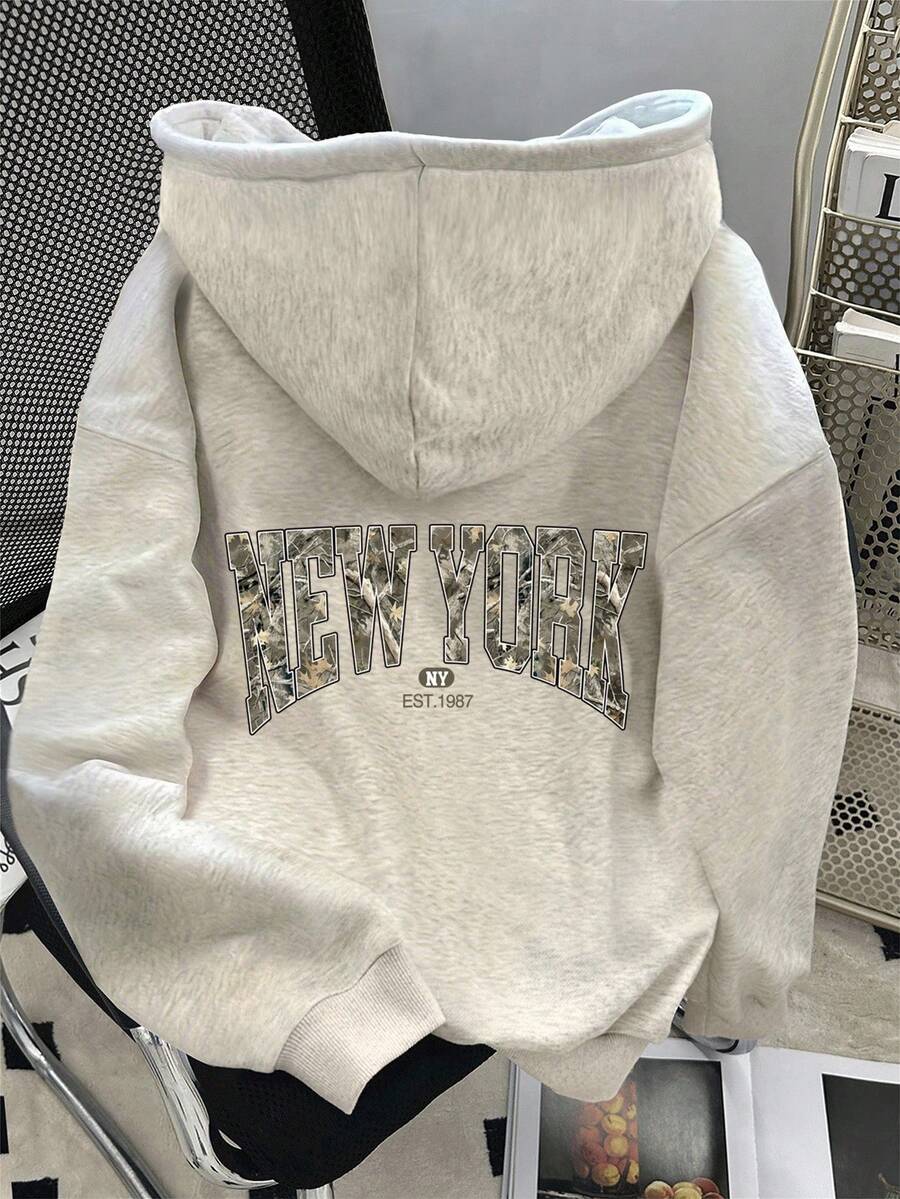 SHEIN 休闲宽松迷彩字母印花落肩抽绳卫衣 - 淺灰色 - 查看 1