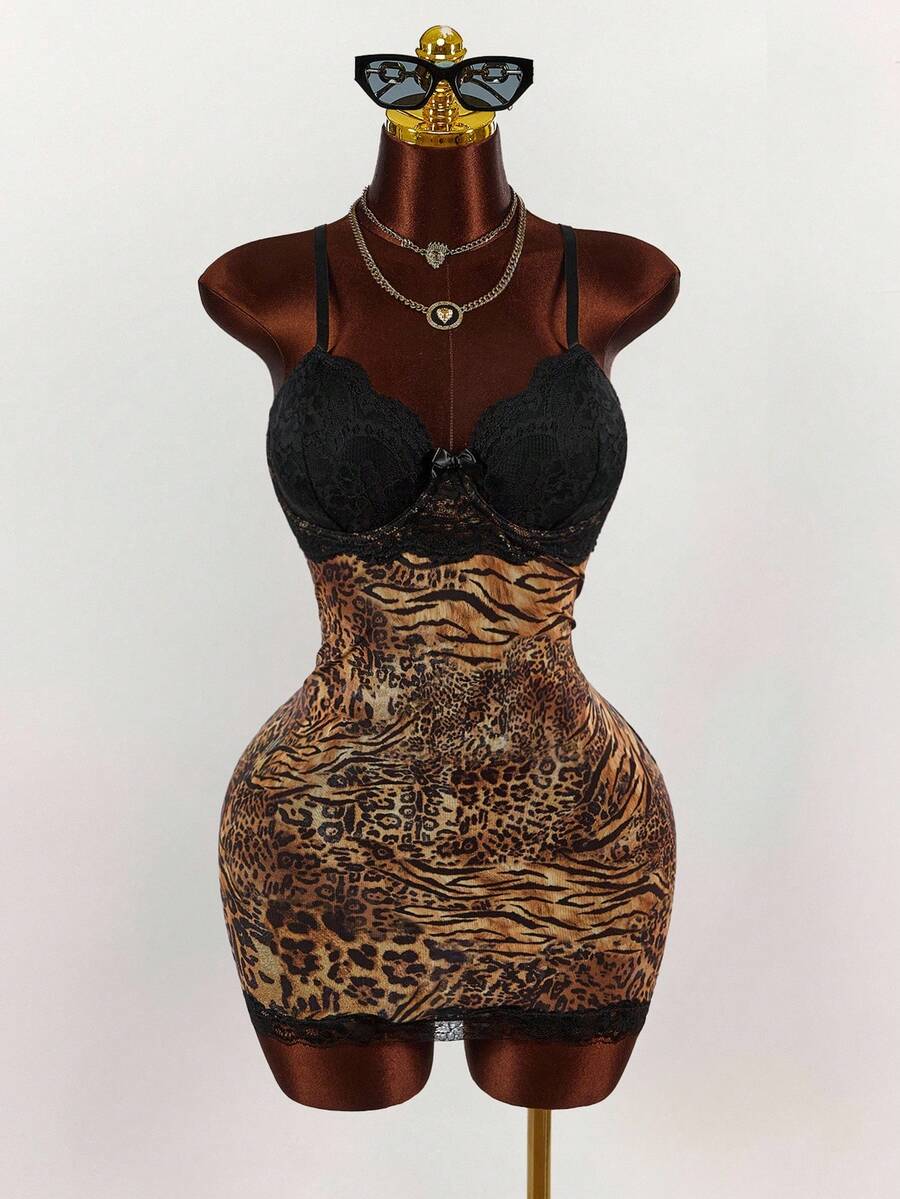 Amplova 大码女式蕾丝杯细节热带花卉网眼紧身迷你连衣裙 - 彩色 - 查看 1