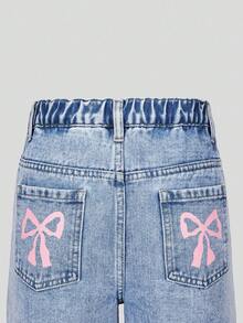 SHEIN ChillGRL Spodnie dresowe dla dziewcząt w wieku nastoletnim, w kolorze jasnoniebieskim, z nadrukiem motyli, luźne, szerokie nogawki, luźny krój, wygodne, codzienne, uniwersalne, do szkoły, casualowe, sprane, dżinsowe - Średni jeans - Zobacz 5