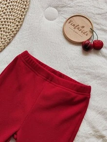 SHEIN Vintaside Kids 杏色字母印花长袖上衣搭配棕色喇叭裤两件套，可爱舒适的女宝宝卫衣套装，适合春秋冬季穿着。 - 紅色 - 查看 7