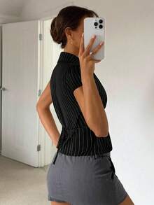 Siren Gaze Áo sơ mi nữ kẻ sọc tay ngắn cài cúc một hàng, kiểu dáng thường ngày, xếp ly, áo sơ mi kẻ sọc đen, áo sơ mi kẻ sọc ôm dáng, áo sơ mi ngắn tay cài cúc, áo thun gân, áo đen mùa hè - màu đen - Xem 2