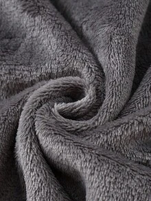 男婴深灰色字母刺绣长袖连帽抓绒睡袍，适合秋冬季穿着。 - 深灰色 - 查看 4