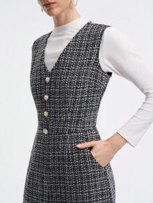 Aalyst Jumpsuit Wanita Kasual Leher V dengan Pinggang Ramping dan Kaki Lebar, Motif Jacquard Bertekstur, Tanpa Lengan - Hitam dan Putih - View 4
