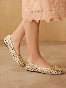 MOTF PREMIUM 女士编织蝴蝶结镂空金色平底鞋 - 金色 - 查看 7
