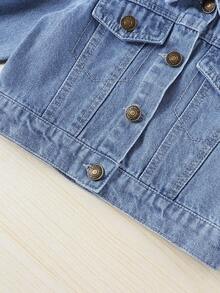 SHEIN Playful Pals 少女甜美可爱百搭学院风休闲度假两件套：手工缝制3D蝴蝶结泡泡袖牛仔外套，搭配牛仔百褶迷你裙。适合外出、约会、日常穿着、海滩度假、返校季造型。 - 中等水洗藍 - 查看 6