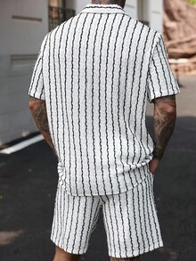 Manfinity Homme Men's Textured Vertical Stripe Shorts And Shirt Set