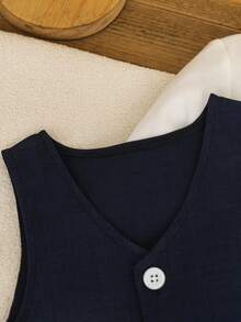 SHEIN 2 件绅士西装，包括梭织背心和裤子，不含衬衫和配饰，适合生日派对、婚礼、舞台表演、男婴服装、婴儿的第一个母亲节服装//家庭装/妈妈和我服装 - 藏蓝色 - 查看 3