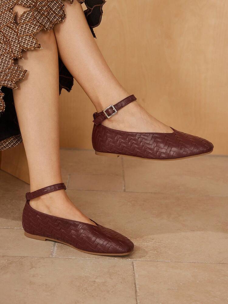 PU LEATHER HOLLOW FLAT SHOES