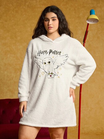 HARRY POTTER X SHEIN 大码女式休闲可爱卡通猫头鹰字母刺绣泰迪绒连帽睡衣连衣裙，秋冬可爱睡衣，蓬松舒适保暖连帽绒连衣裙，舒适，哞哞睡裙