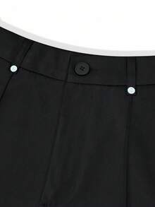 Manfinity Homme 男士商务休闲纯色正装裤，经典黑色，时尚百搭，彰显稳重端庄的商务风范。适合日常通勤、商务、派对和宴会。这款裤子是男士衣橱中不可或缺的百搭单品，也是送给男朋友或老公的绝佳礼物。 - 黑色 - 查看 5