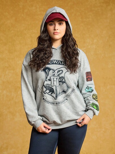 HARRY POTTER X SHEIN Moletom feminino plus size com estampa de letras e animais, moletom feminino com estampa, roupas de outono para mulheres, roupas de inverno, estilo universitário clássico, estilo urbano, moletom cinza folgado com capuz, moletom feminino com estampa de Halloween, moletom cinza, moletom feminino, moletom cinza.