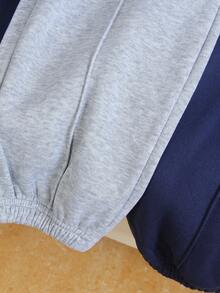 Genkimix Kids 2 件装年轻男孩休闲贴布装饰宽松裤，带有特殊英文含义贴布，轻盈柔软的面料，适合上学、休闲外出、聚会、公园、度假