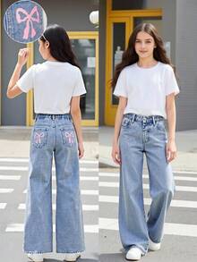 SHEIN ChillGRL Spodnie dresowe dla dziewcząt w wieku nastoletnim, w kolorze jasnoniebieskim, z nadrukiem motyli, luźne, szerokie nogawki, luźny krój, wygodne, codzienne, uniwersalne, do szkoły, casualowe, sprane, dżinsowe - Średni jeans - Zobacz 4