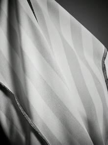 SHEIN ICON Blazer ajustado de mujer con estilo oscuro de rayas negras y blancas para otoño/invierno