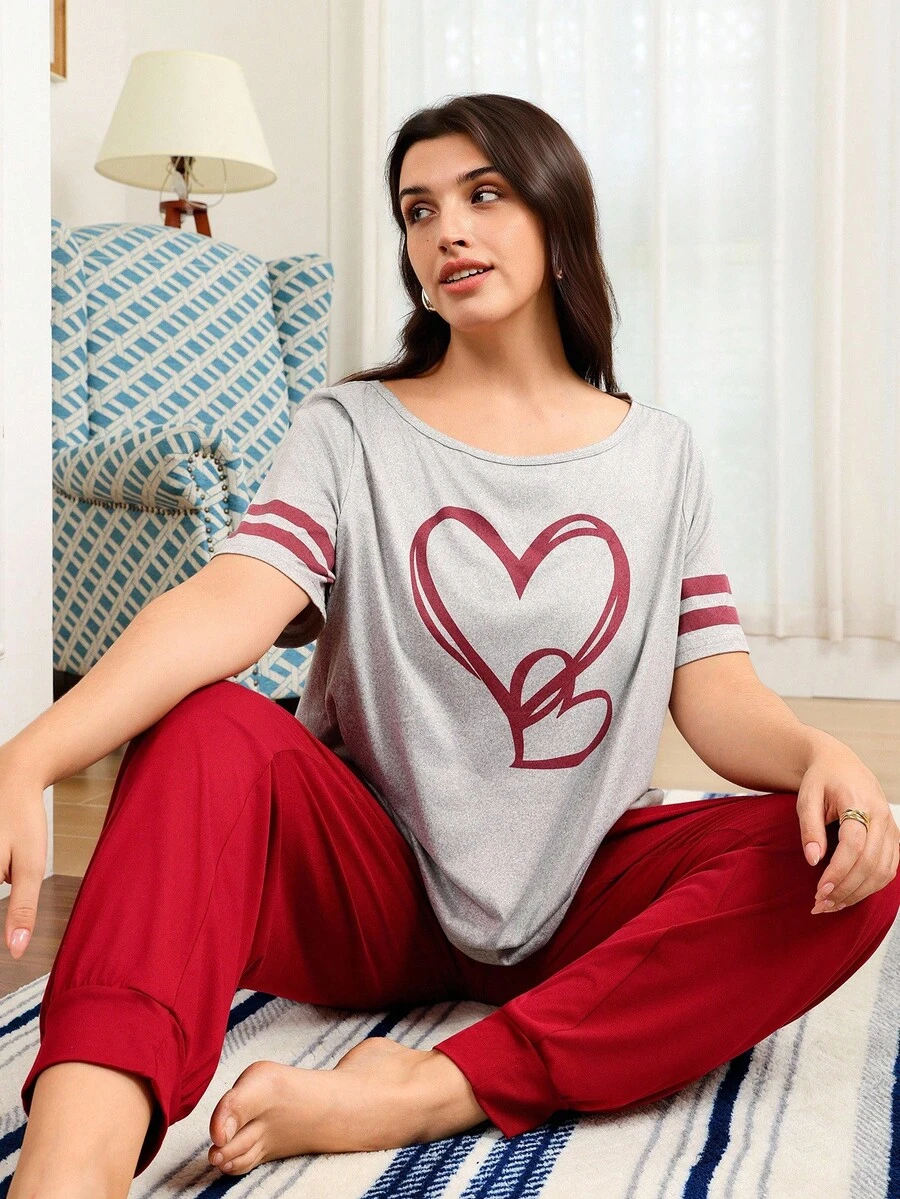 Conjunto de pijama de talla grande con top de manga corta con estampado de carta de amor a rayas de color contrastante y pantalones - Gris Claro - Ver 1