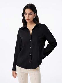 LYSMO Nowość na jesień i zimę 2025. Damska, luksusowa, luźna, wyszczuplająca koszula w paski w stylu vintage French Cottagecore z lnu, z haftowanymi mankietami i patchworkowym wzorem. Idealna do stylu boho chic, estetyki Cottagecore, mody inspirowanej stylem vintage oraz swobodnych, codziennych stylizacji. - Czarne - Zobacz 3