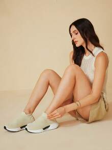 CUCCOO BASICS Women's White Knit Fabric Slip-On Sneakers, Fashionable, Lightweight, Comfortable, Breathable, Suitable For Walking, Running, Outdoor Activities