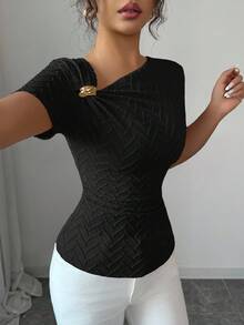 Elenzga 女士优雅不对称领口3D玫瑰金纽扣装饰短袖T恤 - 黑色 - 查看 3