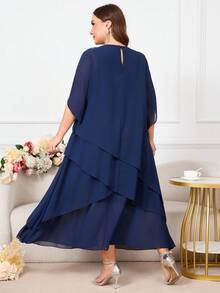 Reflora 大码女式藏蓝色圆领露肩七分袖宽松不对称多层下摆飘逸雪纺长裙，肩部饰有闪亮水钻，适合各种场合，包括正式场合、优雅场合、秋季和冬季服装、晚宴、复古风格等。这款连衣裙适合多种场合，例如万圣节、圣诞节、秋季婚礼宾客、返校节、约会之夜、外出、婚礼宾客、新娘母亲、婚礼宾客、婚礼活动等。这款连衣裙优雅大方，适合各种场合，例如2025年新款、优雅派对长裙、时尚连衣裙、女士正装、圣诞节等。年份，感恩节 - 藍色 - 查看 8