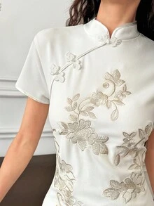 EastFlair 女士纽扣花卉刺绣短袖修身优雅中式长裙