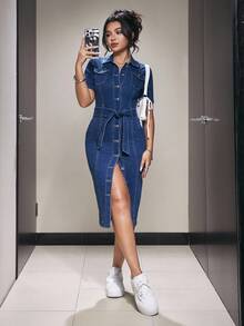 SHEIN PETITE 女士休闲时尚街头通勤翻盖口袋单排扣系带修身牛仔连衣裙，夏季 - 藍色 - 查看 4