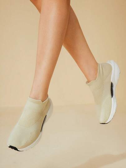 CUCCOO BASICS Women's White Knit Fabric Slip-On Sneakers, Fashionable, Lightweight, Comfortable, Breathable, Suitable For Walking, Running, Outdoor Activities