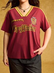 HARRY POTTER X SHEIN 大码女式夏季休闲运动学院风字母图案撞色条纹V领宽松T恤 - 紅色 - 查看 2