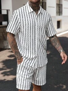 Manfinity Homme Men's Textured Vertical Stripe Shorts And Shirt Set