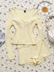 Attitoon Bộ 2 món áo dài tay thêu hoa cúc tươi mát cho kỳ nghỉ hè dành cho nữ và quần short, thích hợp cho ngày trở lại trường, kỳ nghỉ xuân, chuyến đi của các bé gái - Màu vàng - Xem 4