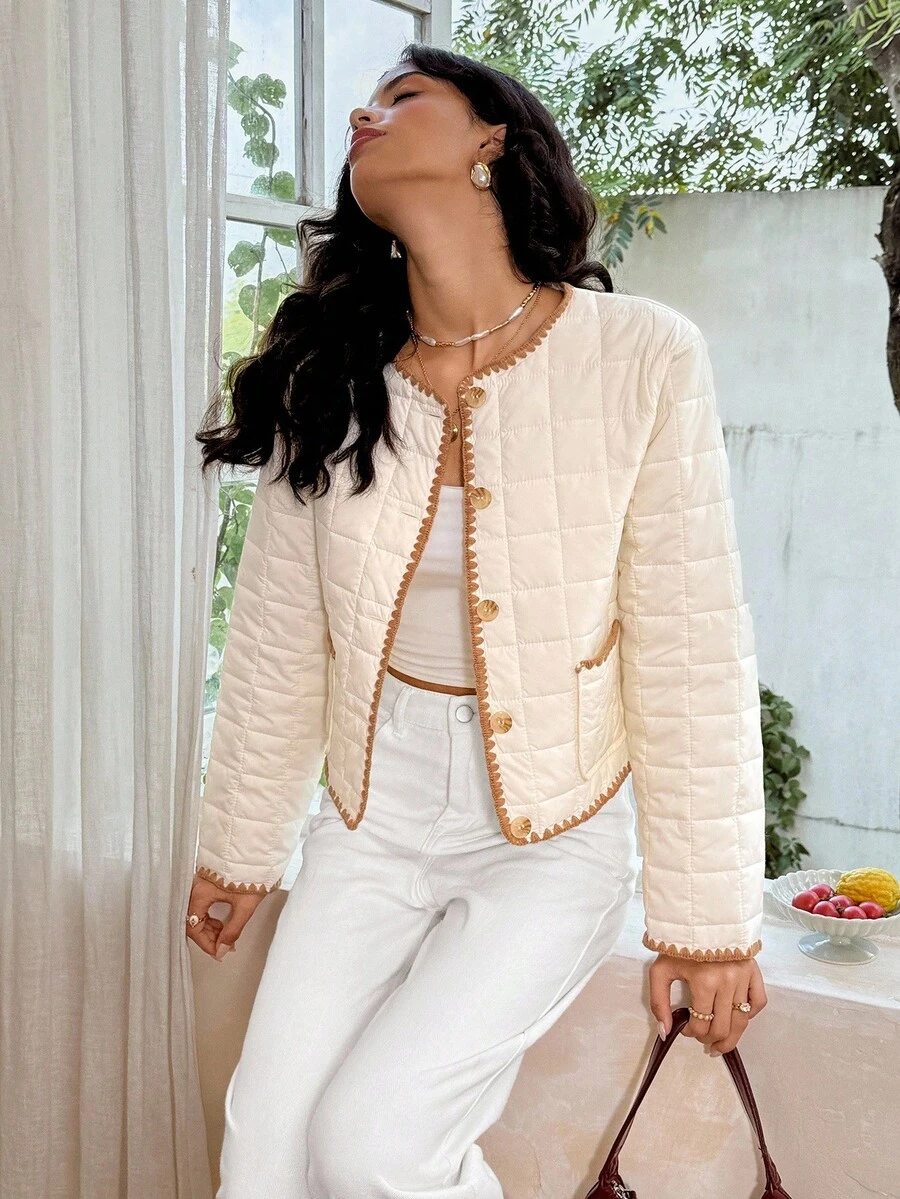SHEIN Frenchy Áo khoác nữ kiểu Pháp dáng dài tay, có túi trước cài cúc, phối viền tương phản, ấm áp, thanh lịch, áo khoác chần bông dài tay thêu họa tiết tương phản, thích hợp cho mùa thu, mùa đông, bốn mùa, mùa đông cho nữ, trang phục công sở thường ngày, phong cách Pháp, trang phục công sở thoải mái, thanh lịch, đi làm, tối giản, văn phòng, phong cách quý tộc, đơn giản, mặc hàng ngày, ngày Quốc khánh, dịp năm mới. - Màu be - Xem 1