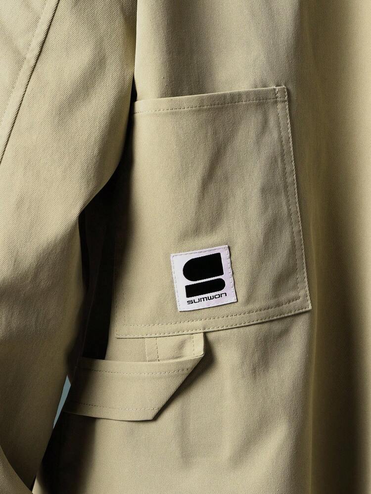 Chaqueta utilitaria de sarga con cuello en contraste y bolsillos de parche