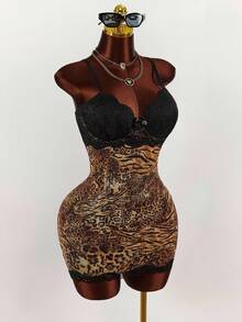 Amplova 大码女式蕾丝杯细节热带花卉网眼紧身迷你连衣裙 - 彩色 - 查看 4