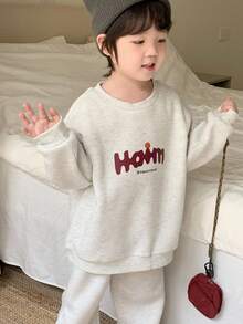 SHEIN 3 件幼儿男童时尚运动套装、2 件休闲卫衣和裤子套装、3 件卡通字母针织披肩套装、男婴校园风格上衣和裤子套装 - 彩色 - 查看 5