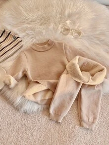 SHEIN 男婴针织加厚毛衣套装，保暖内衬卫衣和裤子套装，舒适休闲日常穿着，适合室内、室外、运动、聚会、秋冬季节度假穿着。幼儿针织两件套，秋冬季幼儿服装，婴儿针织套装，两件套针织套装，婴儿高领毛衣，秋季