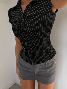 Siren Gaze Áo sơ mi nữ kẻ sọc tay ngắn cài cúc một hàng, kiểu dáng thường ngày, xếp ly, áo sơ mi kẻ sọc đen, áo sơ mi kẻ sọc ôm dáng, áo sơ mi ngắn tay cài cúc, áo thun gân, áo đen mùa hè - màu đen - Xem 6