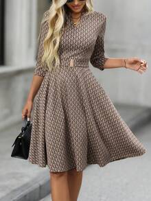 EMERY ROSE 女式秋季优雅通勤 V 领无袖高腰及膝连衣裙，经典派对礼服，婚礼宾客礼服，别致礼服，优雅晚礼服 - 卡其色 - 查看 6