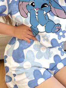 卡哇伊卡通蓝色兔子露露和史迪奇图案，蓝色渐变花卉，少女休闲简约圆领短袖短裤睡衣套装，适合夏季、夏季度假、度假氛围、暑假、返校、返校节、户外野餐、郊游、街头风格、居家、校园、清凉一刻 - 彩色 - 查看 5