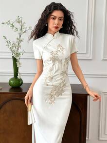 EastFlair 女士纽扣花卉刺绣短袖修身优雅中式长裙