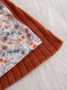 SHEIN Vintaside Kids 2pcs/Set Baby Girls Autumn New 2025 Ribbed Round Neck Long Sleeve Waist Dress, Ditsy Floral Round Neck Long Sleeve Waist Dress, Simple Vintage Merlot Color Everyday Commute Versatile Dress Set Fall Winter Clothes - Brown - View 7