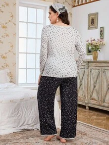 CottageSlumber Ensemble de pyjama pour femmes grande taille avec Top à manches longues à col rond et boutons partiels avec motif floral Ditsy et pantalon de couleur contrastée, vêtements d'automne - Multicolore - Voir 2