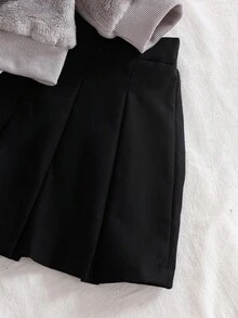 SHEIN 2025春秋款女宝宝长袖毛绒针织毛衣上衣+黑色百褶裙套装 - 黑色 - 查看 3