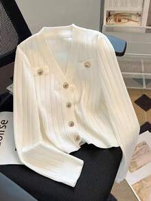 GlowEve 法式V领单排扣仿口袋修身短款针织开衫，春秋 - 白色 - 查看 1