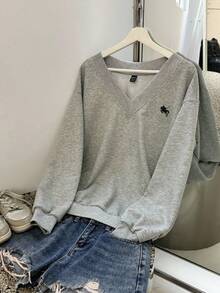 SHEIN EZwear Sudadera holgada de cuello en V para mujer de color azul marino, estilo universitario, con bordado minimalista y casual de un logo de caballo blanco, adecuada para otoño/invierno