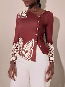 CAJUNI بلوزة نسائية طويلة الأكمام غير متماثلة مطوية الجانب مطبوعة بطبعة أوراق النباتات الاستوائية البوهيمية