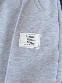 Genkimix Kids 2 件装年轻男孩休闲贴布装饰宽松裤，带有特殊英文含义贴布，轻盈柔软的面料，适合上学、休闲外出、聚会、公园、度假