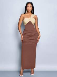 SOLERSUN 四季女装婚礼聚会派对优雅黑杏色拼接不对称单肩无袖聚拢侧开衩针织超长连衣裙 - 棕色 - 查看 3